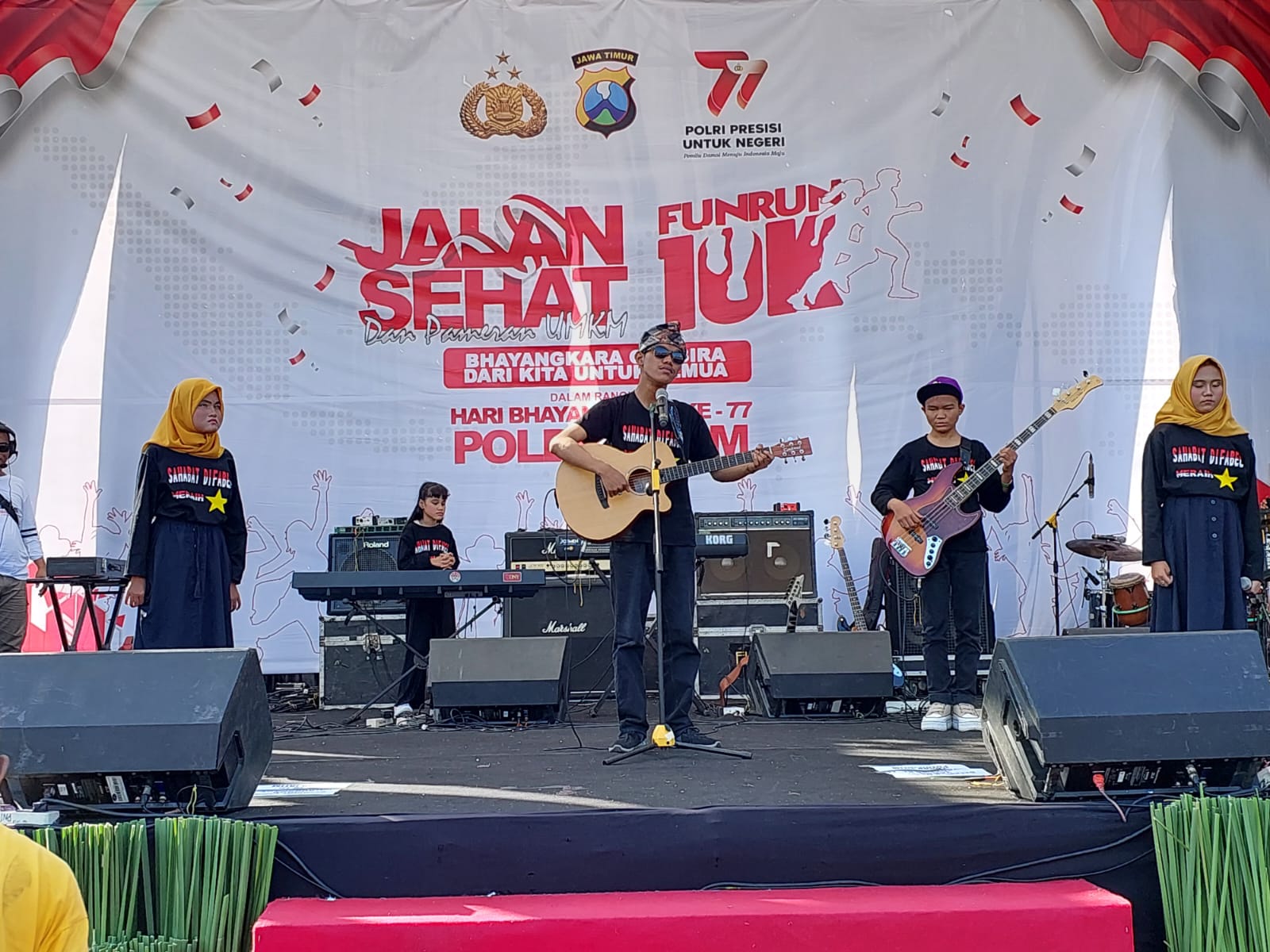 Warga Disabilitas Binaan Polisi RW Ditpolairud Polda Jatim Meriahkan Hari Bhayangkara ke-77