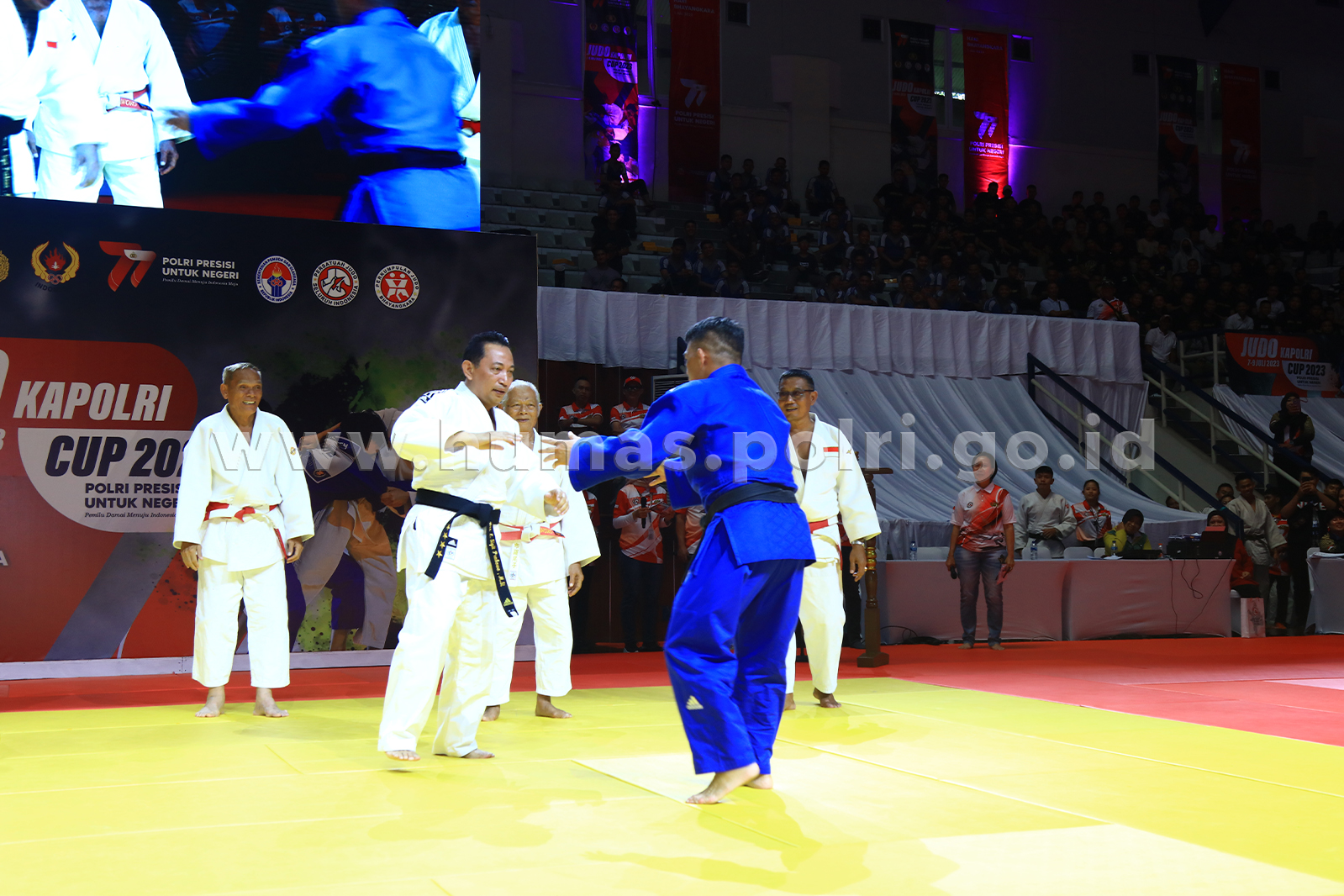 Kapolri Ikut Tanding Judo, Penonton Bergemuruh Beri Tepuk Tangan