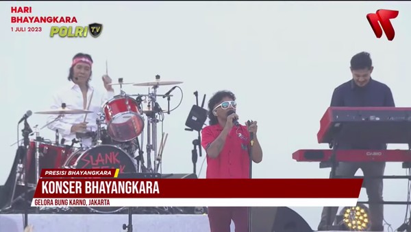 Kado Spesial HUT Bhayangkara ke-77 dari Slank : Polisi yang Baik Hati
