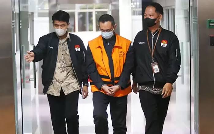 Manfaatkan Jabatan, Eks Kepala Bea Cukai Makassar Ketahuan Fasilitasi Rokok Ilegal Masuk ke Indonesia!