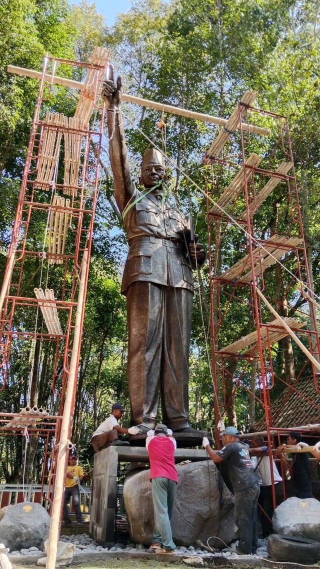 Intip Patung Sukarno di Sleman Karya Seniman Dunadi, Bakal Diresmikan Megawati Hari Ini