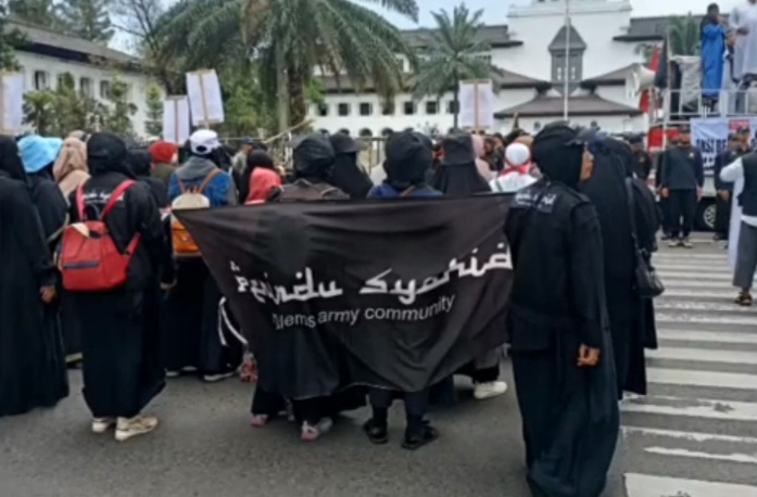 Mujahid Perindu Syahid, Gerbong Kosong Yang Ingin Tunggangi Demo Buruh Gulingkan Pemerintah Sah