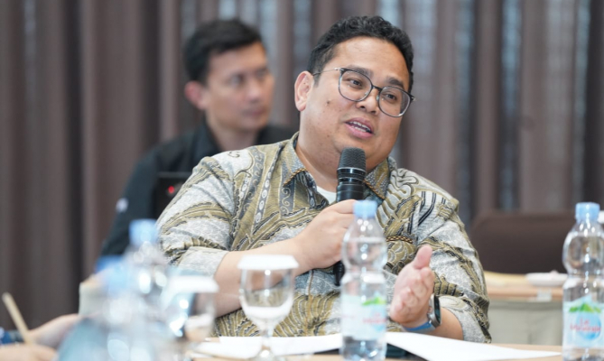Bawaslu Ajak Kominfo Bersatu Lawan Hoaks di Era Media Sosial