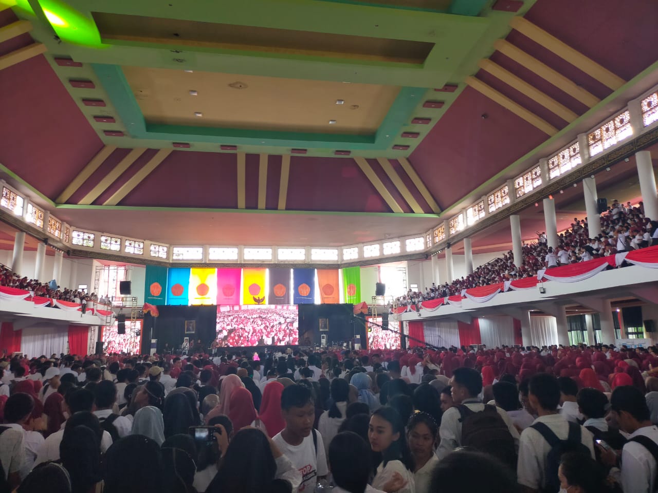 Diikuti 6500 Mahasiswa, Kapolda dan Wakapolda Jambi Hadiri Konser Anti Radikalisme di Unja
