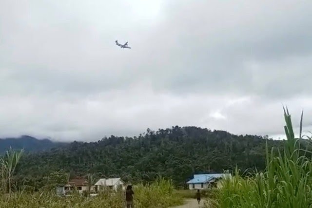 Pesawat Ditembaki KKB, BAT: Komnas HAM Harus Melek Mata ! Jelas Melanggar HAM