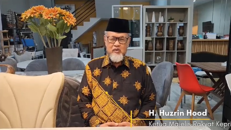 Ketua Majelis Rakyat Kepri H Huzrin Hood