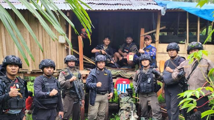 Kasus Pembunuh Kepala Distrik, 4 Buron Tewas Ditembak, 7 Orang Ditangkap
