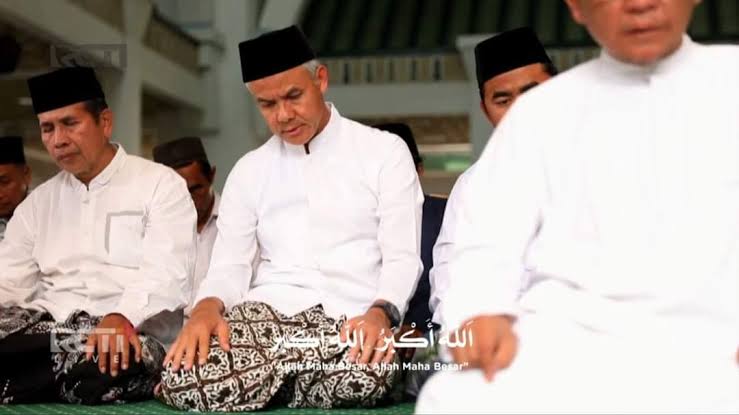 Ganjar Muncul di Tayangan Adzan, Waketum MUI : Tak Masalah, Justru Bagus Bermuatan Dakwah