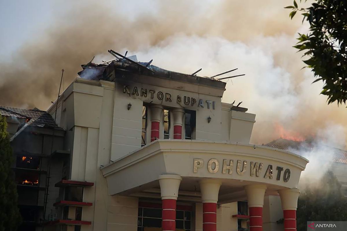 Bertambah Lagi, Pembakar Kantor Bupati Jadi 30 Orang