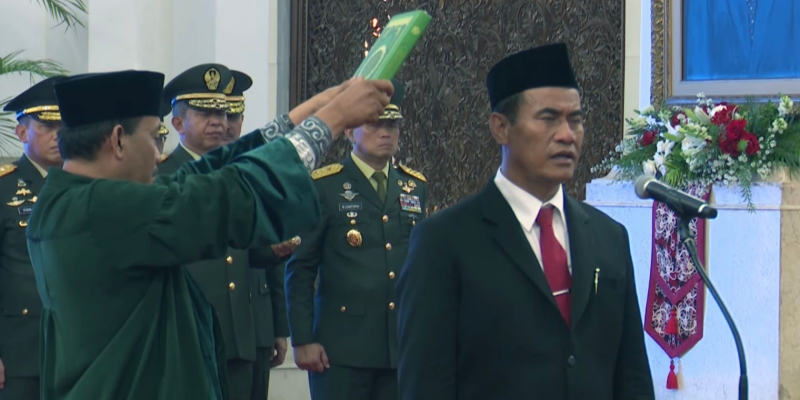 Bukan AHY, Jokowi Lantik Amran Sulaiman sebagai Mentan ! Isu Menteri PDIP Direshuffle Cuma Rumor