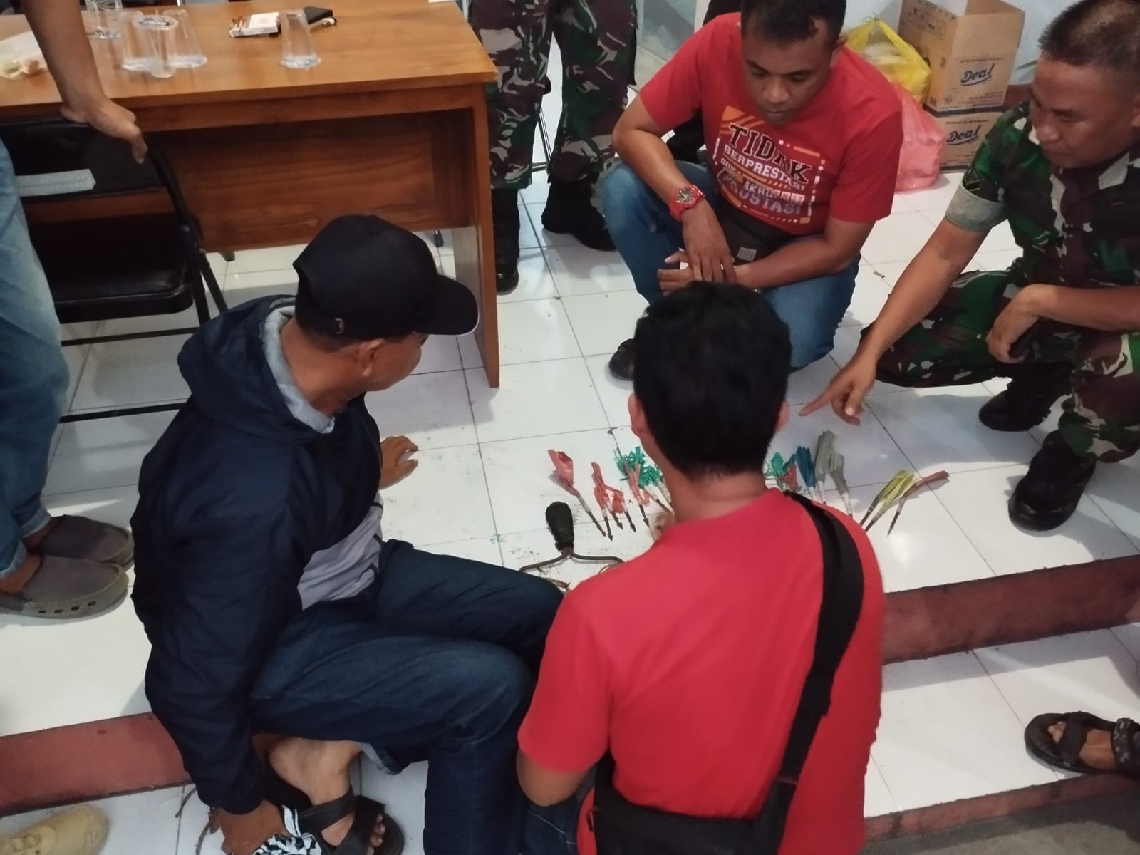 Usai Serahkan Sajam, 12 Warga Jadi Tersangka Bentrokan di Mataram ! 6 Ditahan