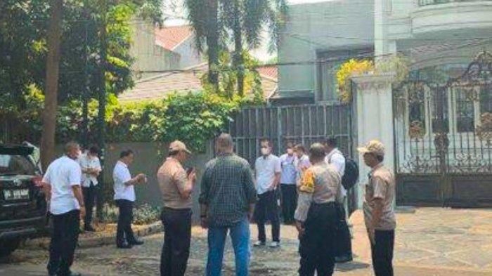 Rumah Firli di Kertanegara Digeledah, Petugas Masuk Bawa Koper & Printer