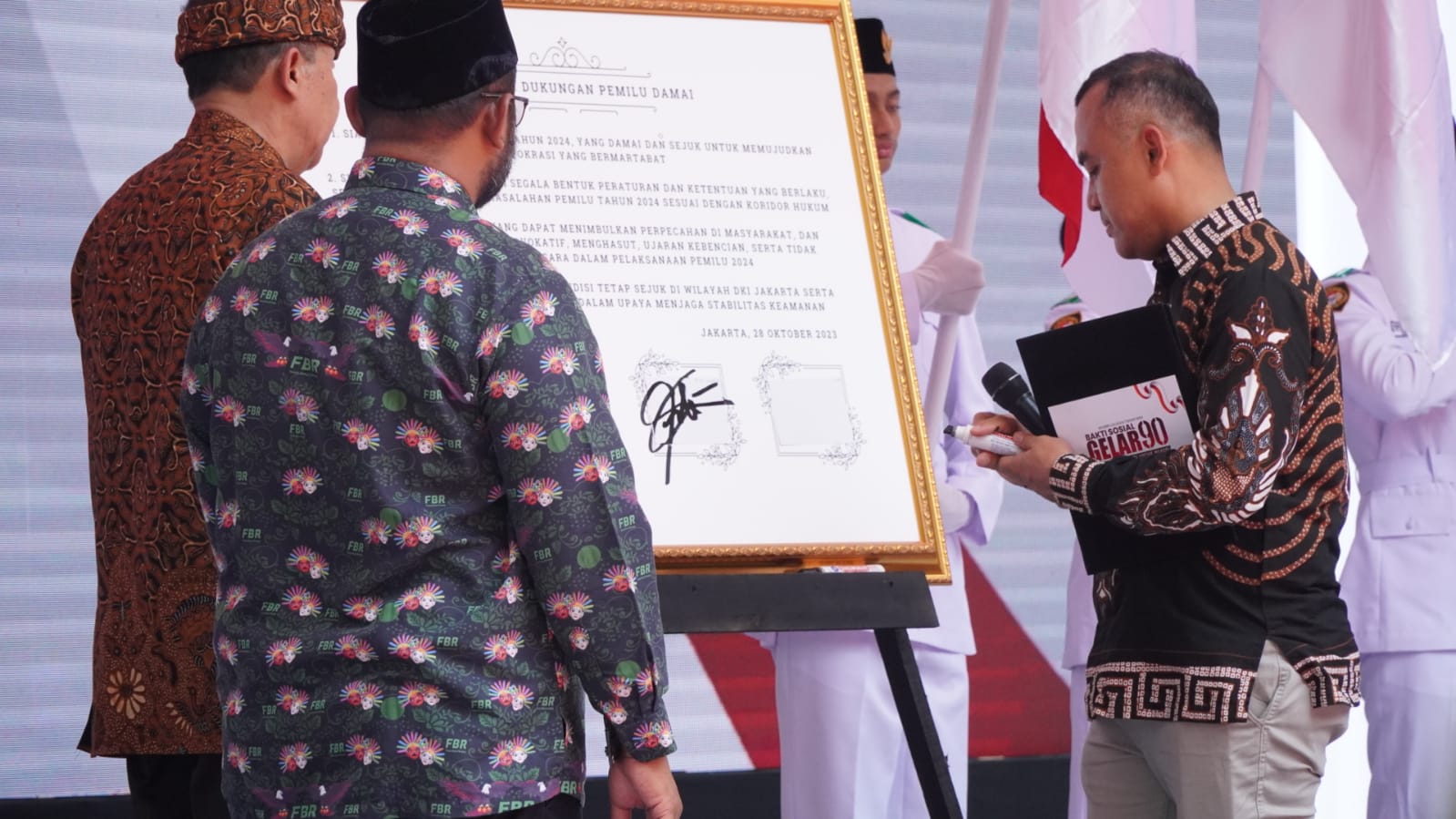 Disaksikan Kapolri dan Penglima TNI, Para Tokoh Agama, Akademisi, dan Masyarakat Deklarasikan Pemilu Damai