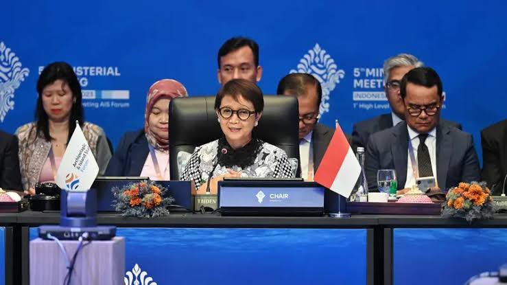 Jokowi Pimpin Langsung KTT AIS 2023, Ajak Kolaborasi Tangani Perubahan Iklim