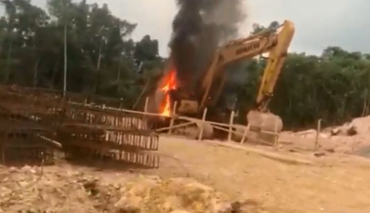 KKB Semakin Biadab! Eksavator Pembangunan Puskesmas Dibakar
