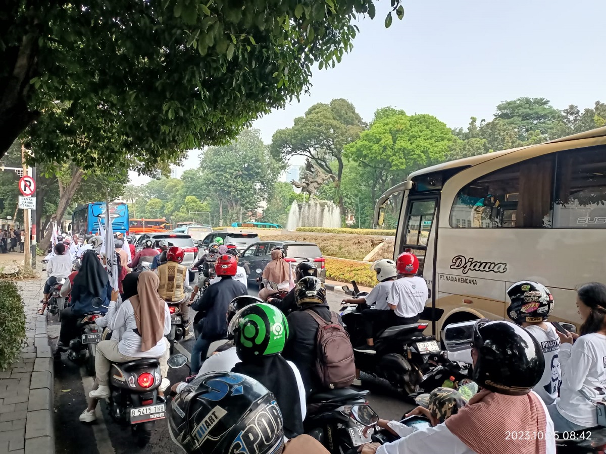 Prabowo-Gibran Daftar KPU, Kawasan Taman Suropati Menteng Macet Parah