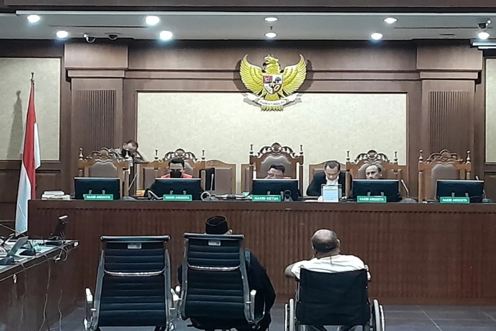 Tok! Lukas Enembe Divonis 8 Tahun Penjara