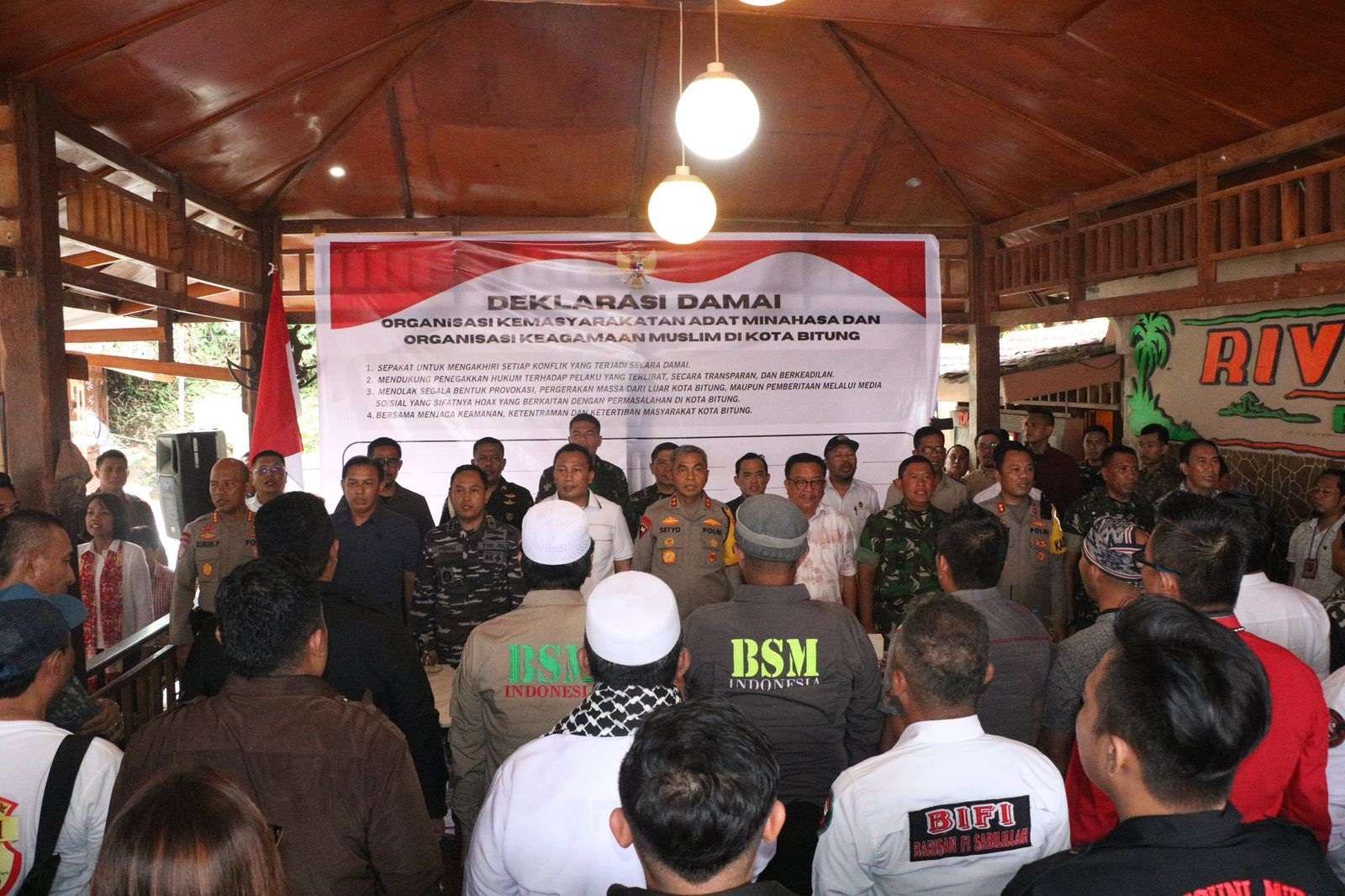 Masyarakat Kota Bitung Saling Rangkul, Jaga Perdamain Antar Kelompok