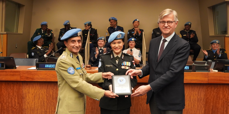 Polwan RI Raih Penghargaan PBB : Women Police Officer of the Year