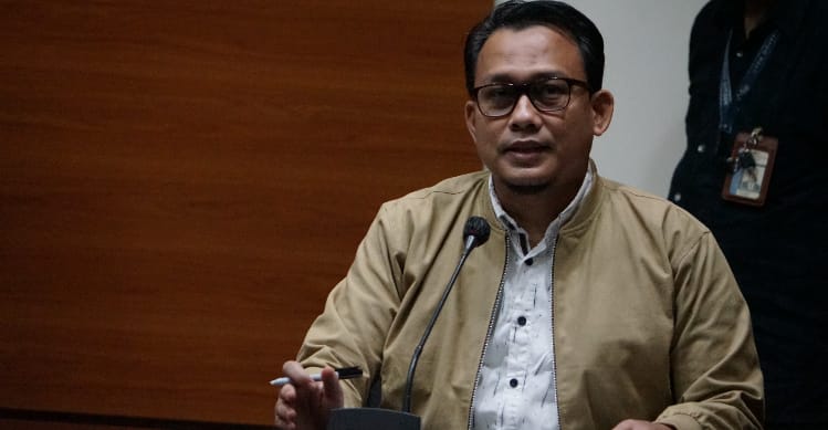 Mangkir dari Panggilan KPK, Anggota BPK Pius Lustrilanang Mengaku Sakit