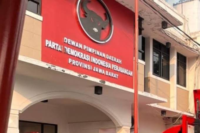 Heboh Kantor PDIP Jawa Barat Disambangi Anggota Polri, KOMRAD Pancasila : Kok Heboh Sendiri, Padahal PPP & Perindo Justru Apresiasi