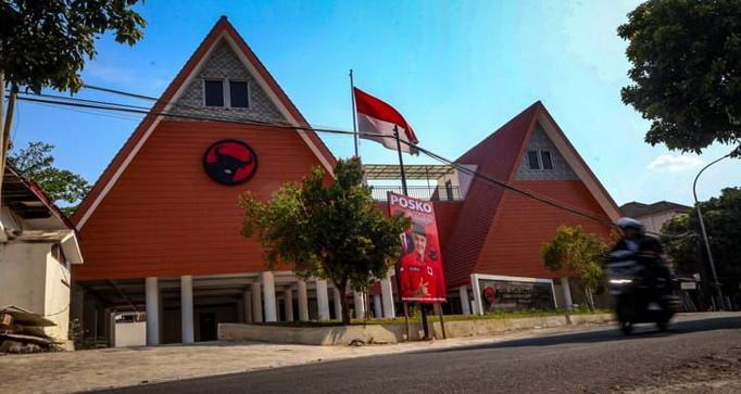 Polisi Netral, Tak ada Intervensi di Kantor PDIP Solo ! Kapolresta Pastikan Hanya Patroli Rutin Jelang Pemilu