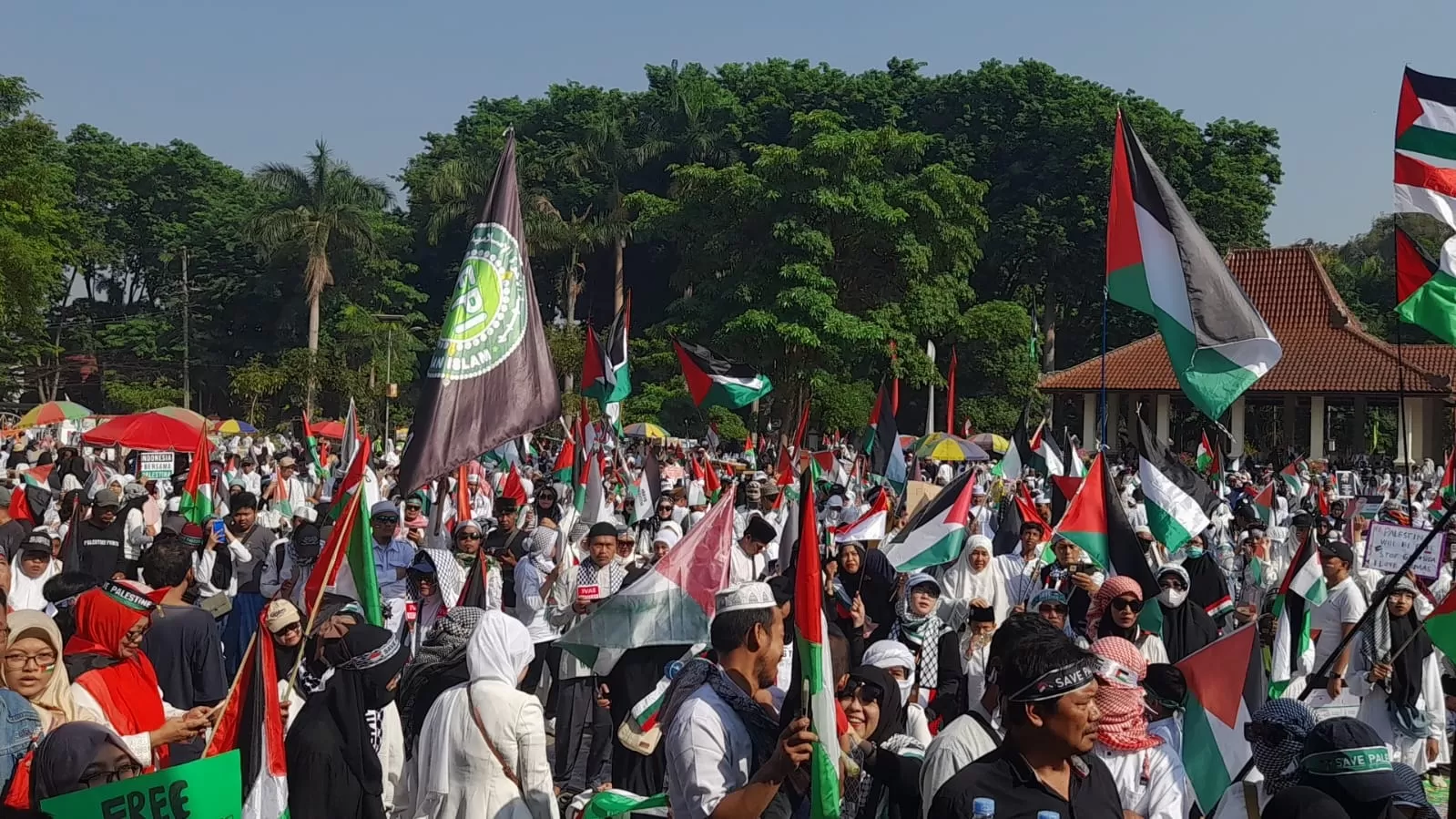 Aksi Bela Palestina di Sidoarjo, Ribuan Warga Padati Alun-alun