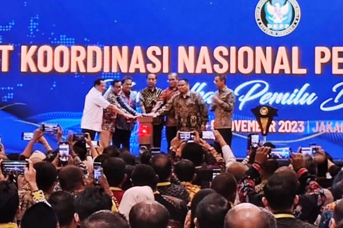 Pilpres 2024: Jokowi Tak Ingin di Atas Sudah Makan Bareng Tapi di Bawah Ribut