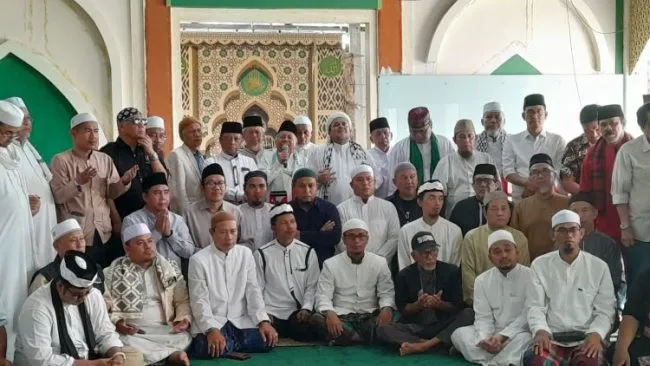 Di Tengah Duka Palestina, Tokoh Islam Hingga Habaib Tolak Konser Coldplay yang Dinilai Pro LGBT