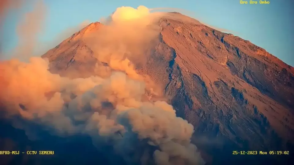 Erupsi Semeru, Luncurkan Awan Panas Sejauh 3 Kilometer