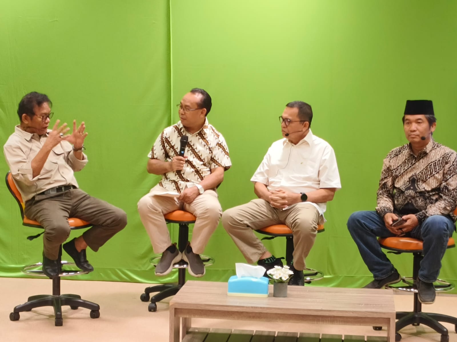Diskusi Titik Temu : Bara Mengancam Pilpres 2024