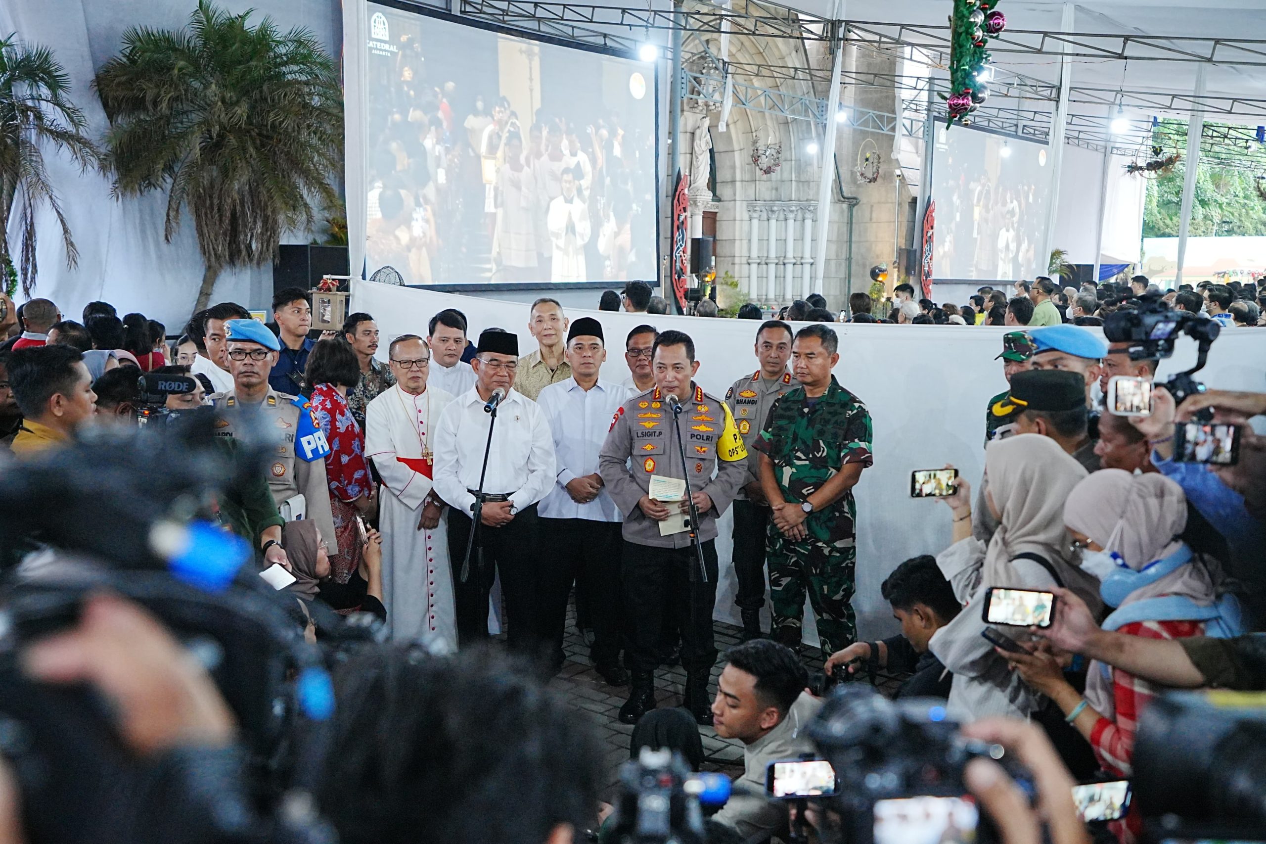 Keliling Gereja, Kapolri Pastikan Perayaan Ibadah Natal 2023 Berjalan Aman