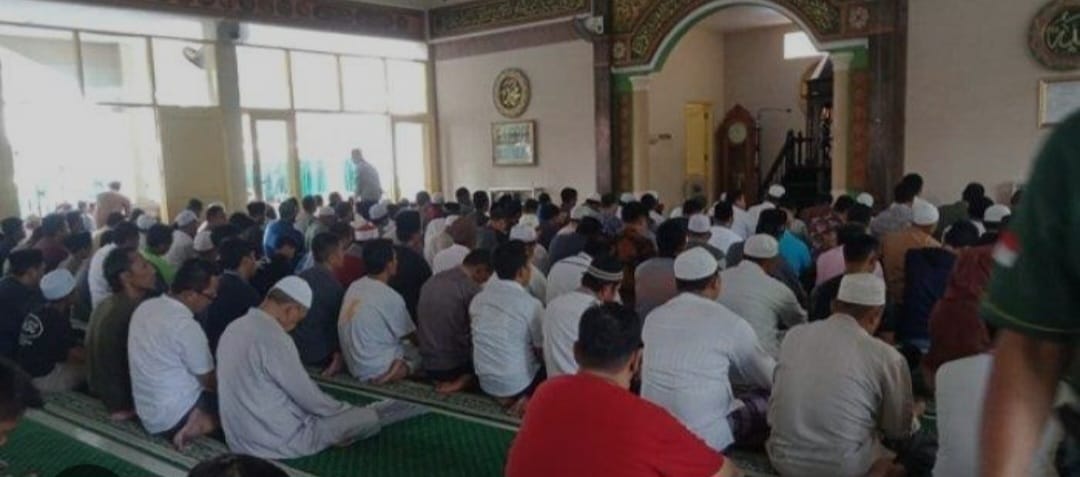 Polri bersama Tokoh Masyarakat Arbes Batu Merah Ambon Bina Lingkungan Eks Napiter, Sambut Tahun Baru 2024 Damai & Kondusif