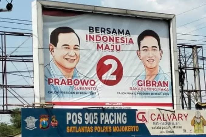 Catat, APK Prabowo Gibran di Pos Polisi Dipasang Vendor Tim Kampanye Bukan Milik Polri !