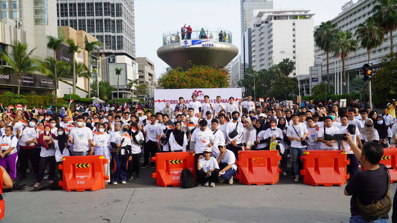 Gelar Deklarasi Pemilu Damai di CFD Bundaran HI, Ratusan Massa PIC Ingatkan Paslon yang Berkompetisi Tidak Serang Personal