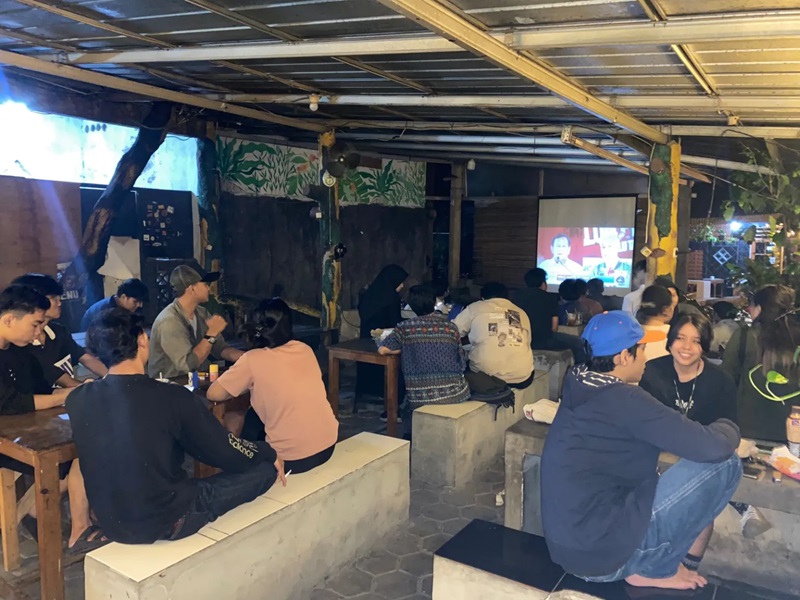 Nobar Debat