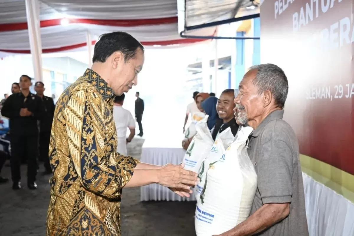 Salurkan Bantuan Pangan, Presiden: Hampir Semua Negara Gagal Panen, Harga Beras Naik