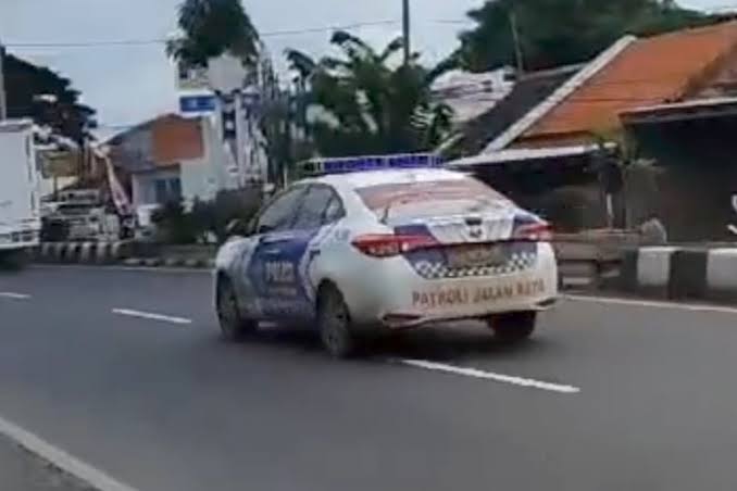 Viral Polisi di Tegal Kejar Minibus, Sopir Kabur Susuri Sungai