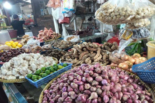 Harga Bumbu Dapur Ikutan Melonjak, Konsumen Takut Harga Sembako Ikut Naik