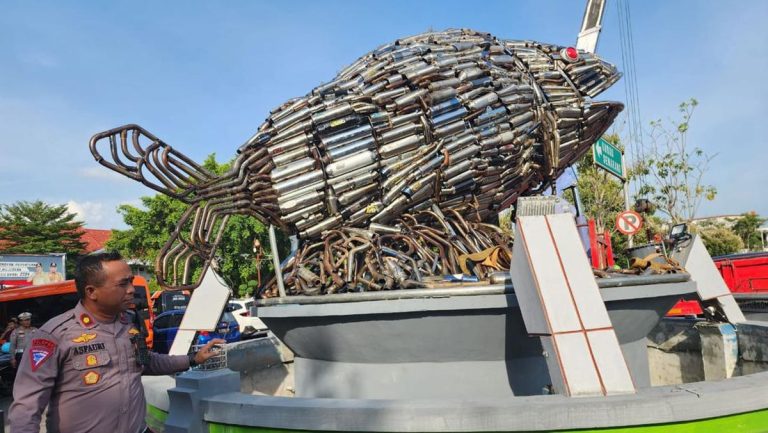 Selain Dimusnahkan, Barang Bukti Knalpot Brong Dijadikan Polri Patung Edukasi