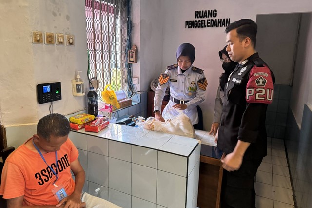 Petugas Gagalkan Penyelundupan Dextro Ke Rutan Ponorogo