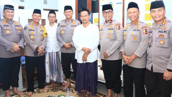 Gus Baha Apresiasi Polri, Wujudkan Pemilu Damai & Ajak Warga Jaga Kerukunan