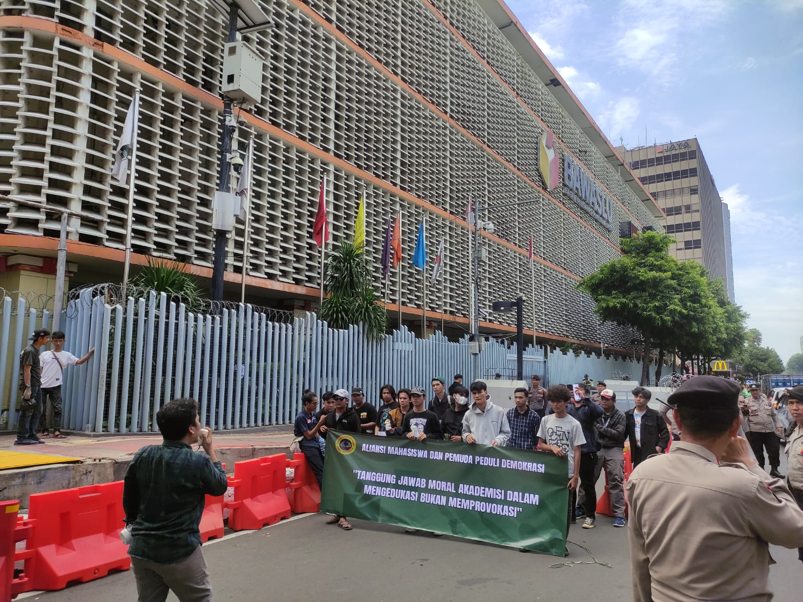 Seruan di Bawaslu, Aliansi Mahasiswa Peduli Demokrasi : Akademisi Bertanggungjawab Mengedukasi, Bukan Memprovokasi