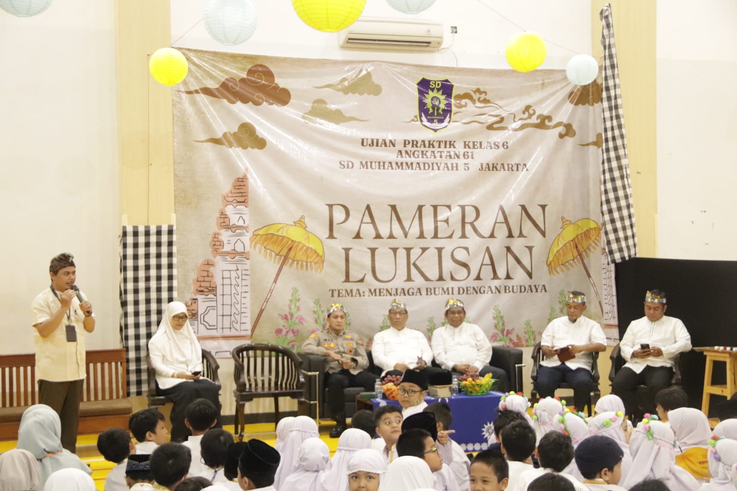 “Pameran Lukisan Siswa” SD Muhammadiyah 5 Jakarta: Pentingnya Merawat Budaya Nusantara