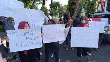 Dukung Pemilu, Puluhan Massa Aksi di Surabaya Tegas Tolak Hak Angket