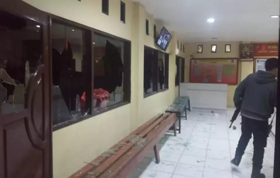 Gegara Ribut di Lapangan Futsal, Oknum TNI Serang Mapolres Jayawijaya
