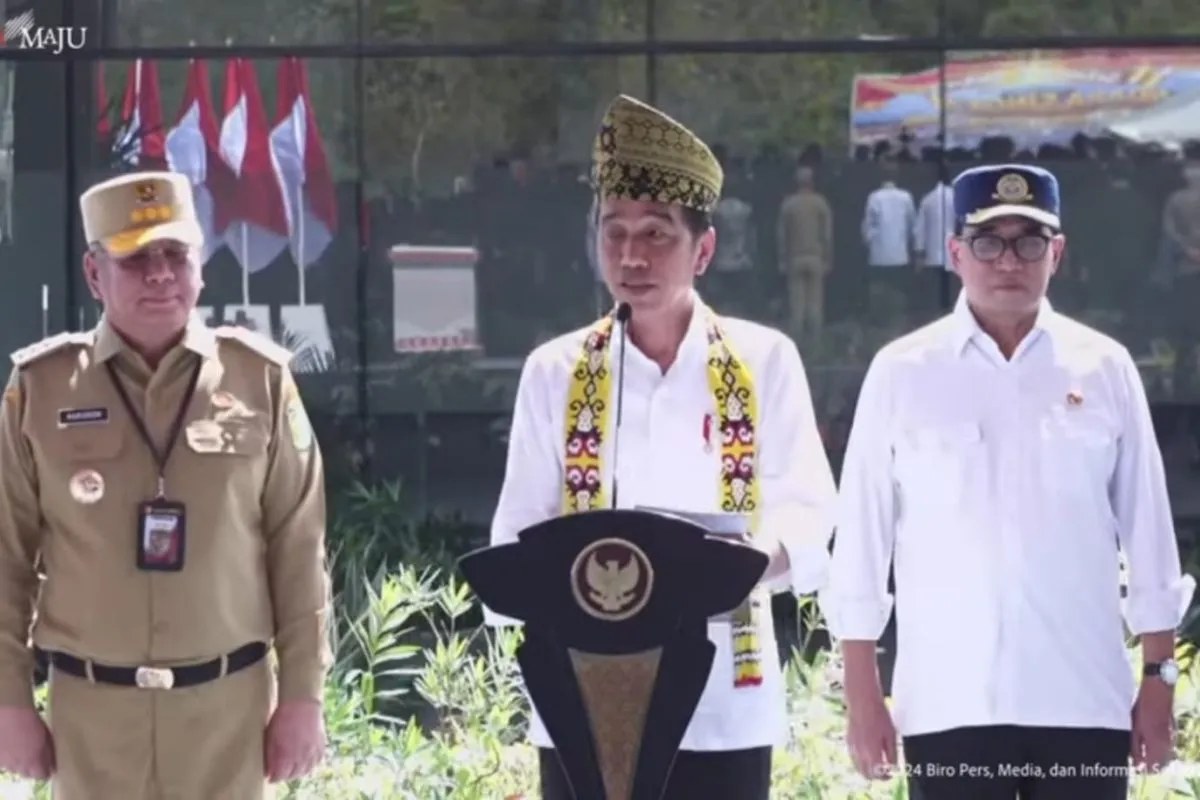Resmikan Bandara Singkawang, Presiden Jokowi: Dorong Pertumbuhan Ekonomi dan Mobilitas