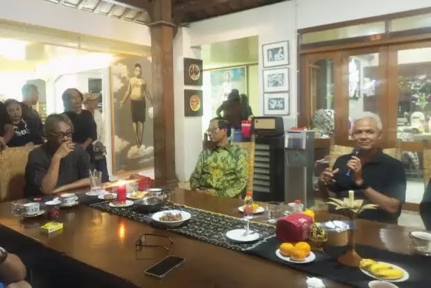 Ganjar-Mahfud Makan Bareng Butet, Netizen Soroti Sikap Terkait Pemilu 2024