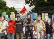 Aksi JIMI Dukung Persatuan Pasca Pemilu 2024: Ada Topeng Capres Cawapres, Megawati, Jokowi & Surya Paloh Akhirnya Bergandengan Tangan