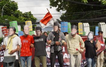 Aksi JIMI Dukung Persatuan Pasca Pemilu 2024: Ada Topeng Capres Cawapres, Megawati, Jokowi & Surya Paloh Akhirnya Bergandengan Tangan
